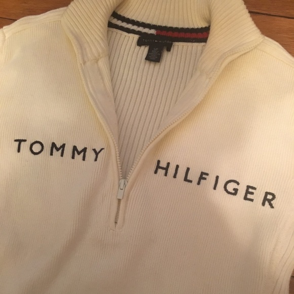 VINTAGE WOMEN'S TOMMY HILFIGER SPELL OUT SWEATER - Picture 3 of 3